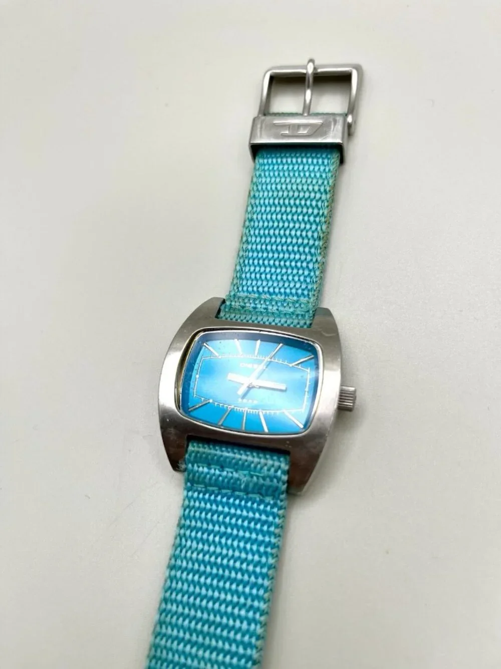 Vintage Y2K Diesel DZ-2117 Turquoise Dial Stainless Steel Quartz Watch Analog